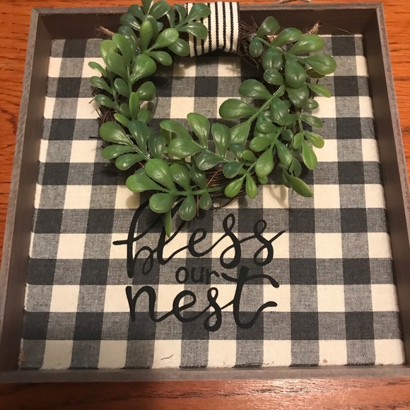 Decor - Picture 5 of 5